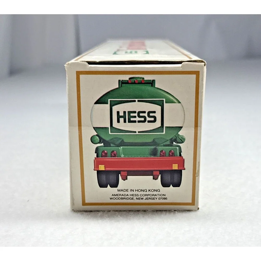 Hess 1984 Fuel Oil Gasoline Tanker Truck Bank Vintage Collectible w/ Box